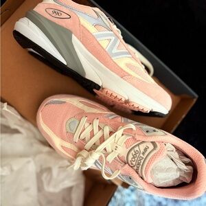 New Balance Women's Sneakers in Pink and White